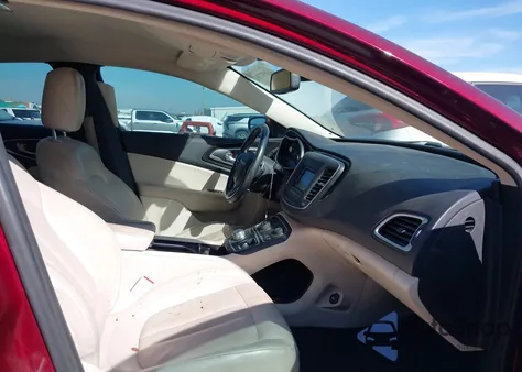 2015 Chrysler 200 C из США, поврежденный, VIN 1C3CCCCG8FN553302